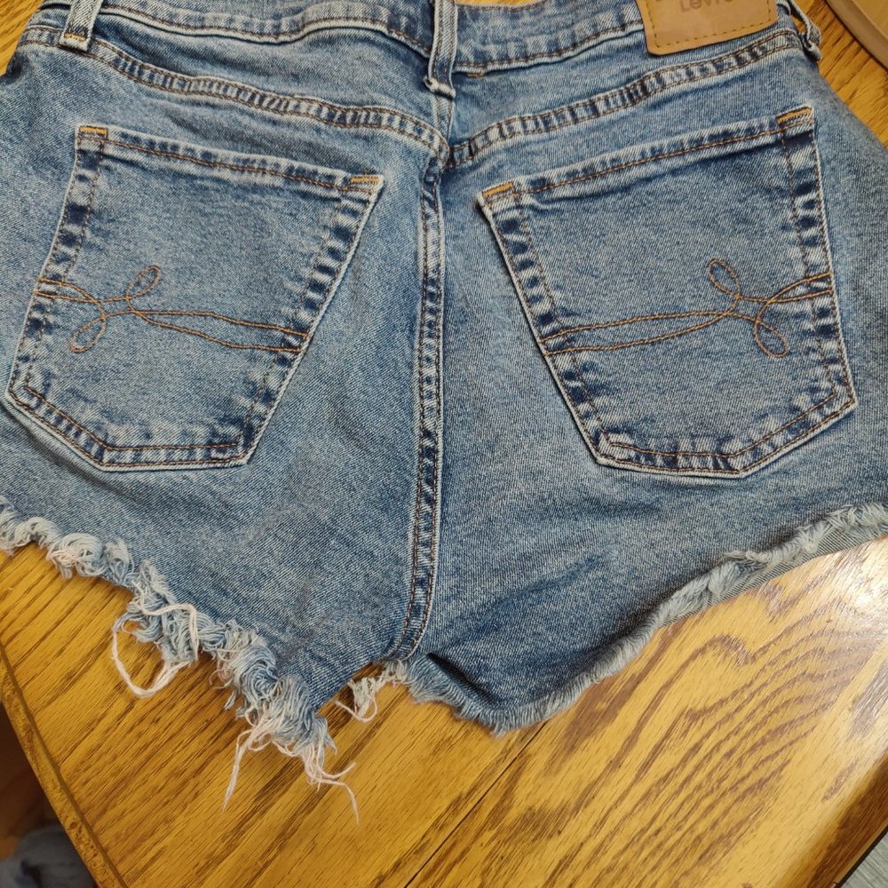Daisy Dukes - Picture 6 of 6
